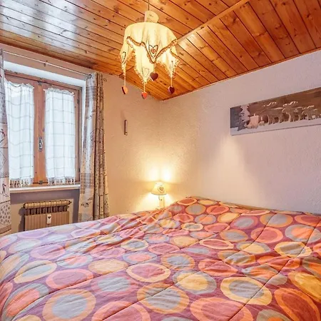 Apartment Panoramic With Fireplace Near Courmayeur