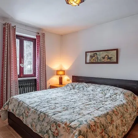 Apartment Panoramic With Fireplace Near Courmayeur